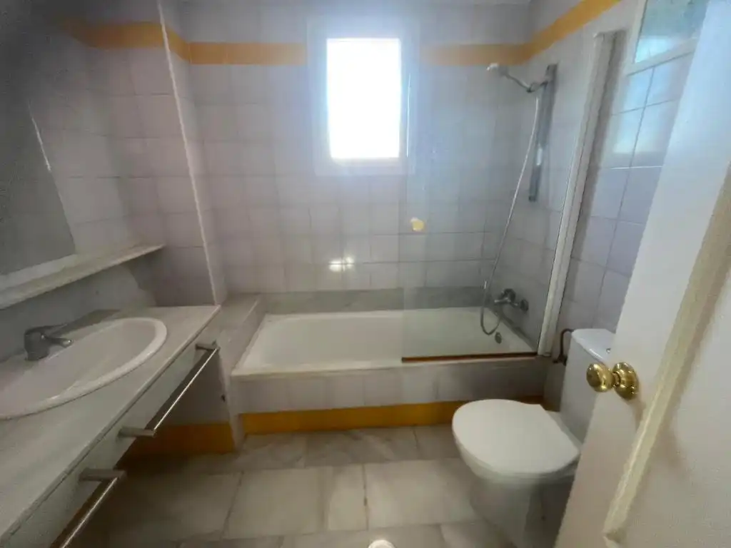 Chalet con piscina en venta en Calle Abeto 19, imagen 5