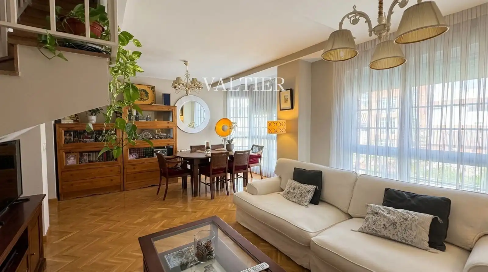 Sala d'estar de Dúplex en venda en Retiro