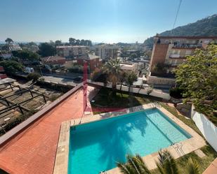 Piscina de Pis en venda en Castelldefels amb Calefacció, Parquet i Terrassa