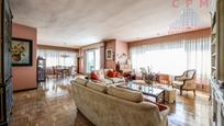 Living room of Flat to rent in  Madrid Capital  with Air Conditioner, Heating and Parquet flooring