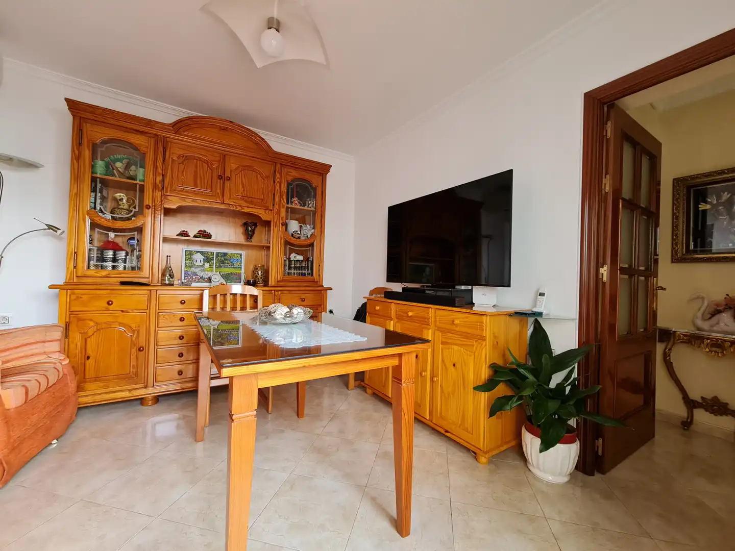 Living room of Houses for sale in Camas  with Air Conditioner, Terrace and Storage room