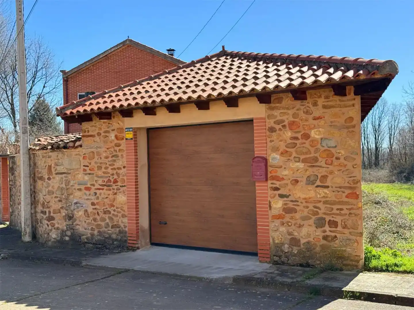 Vista exterior de Casa o chalet en venta en Luyego con Balcón