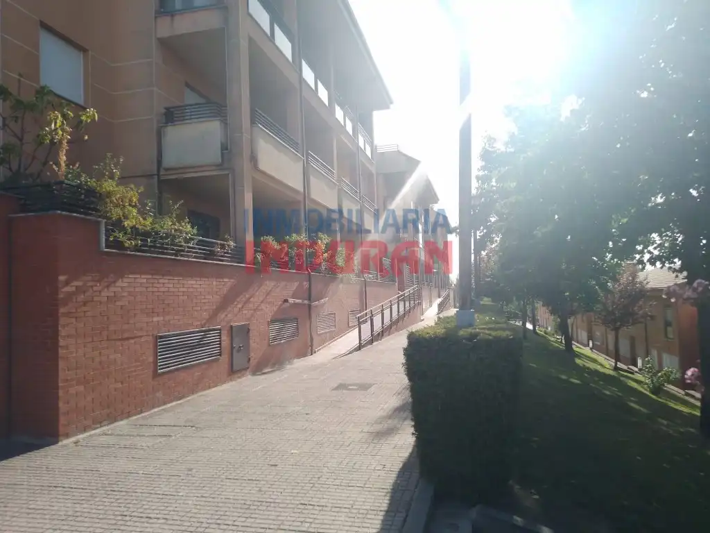 Pis amb piscina en venda a Calle Arroyo Tizonoso