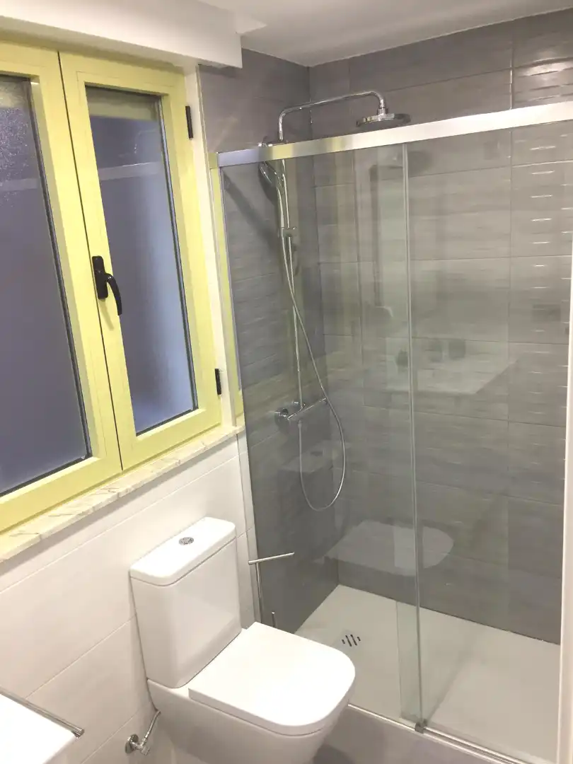 Baño de Piso de alquiler en Centro