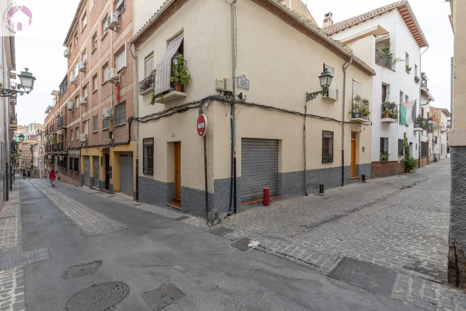 Vista exterior de Casa adosada en venda en Granada amb Terrassa
