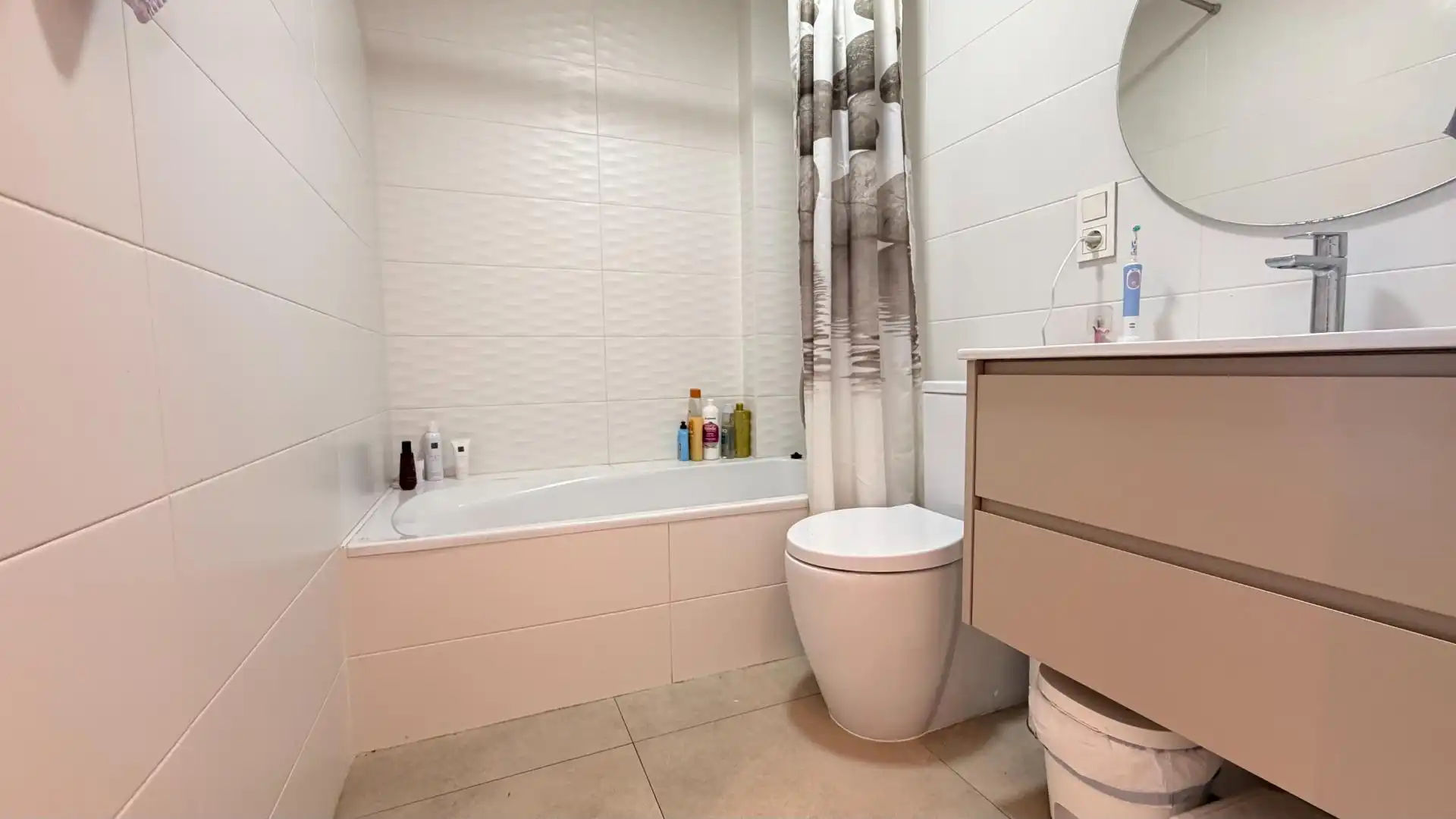 Badezimmer von Dachboden zum Verkauf in Elche / Elx mit Heizung, Terrasse und Abstellraum