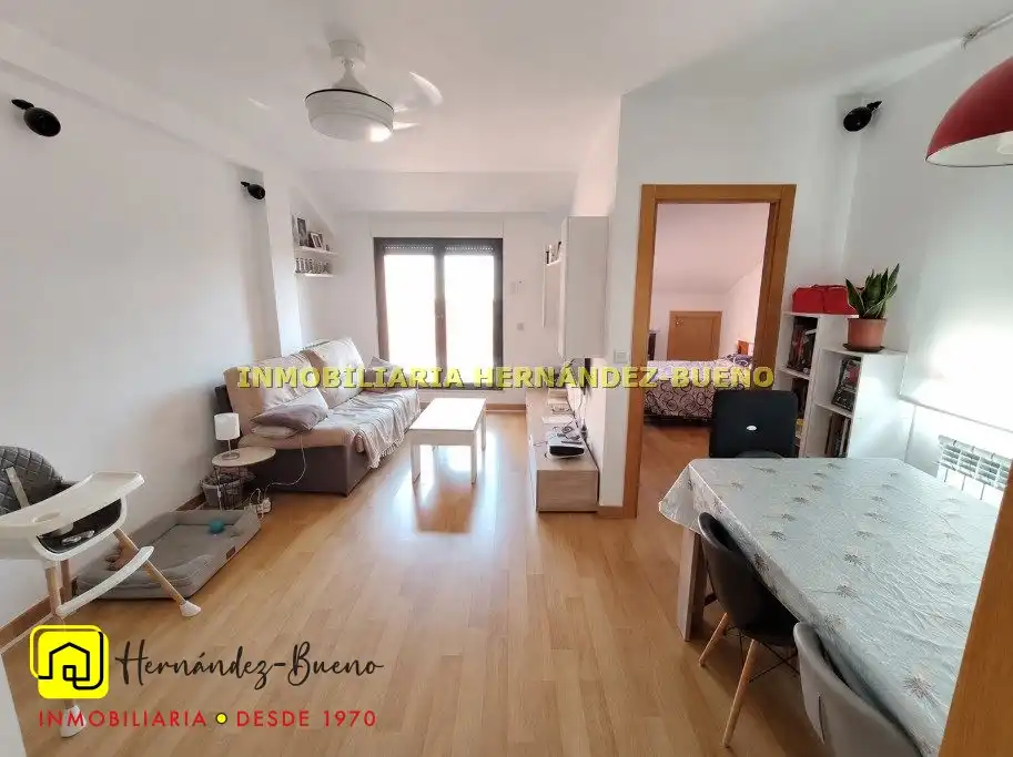 Sala de estar de Piso en venta en Moriscos con Calefacción y Terraza