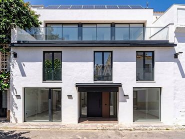 House for sale in Plaça de la Font