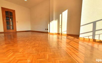 Flat for sale in Sabadell  with Air Conditioner, Heating and Balcony