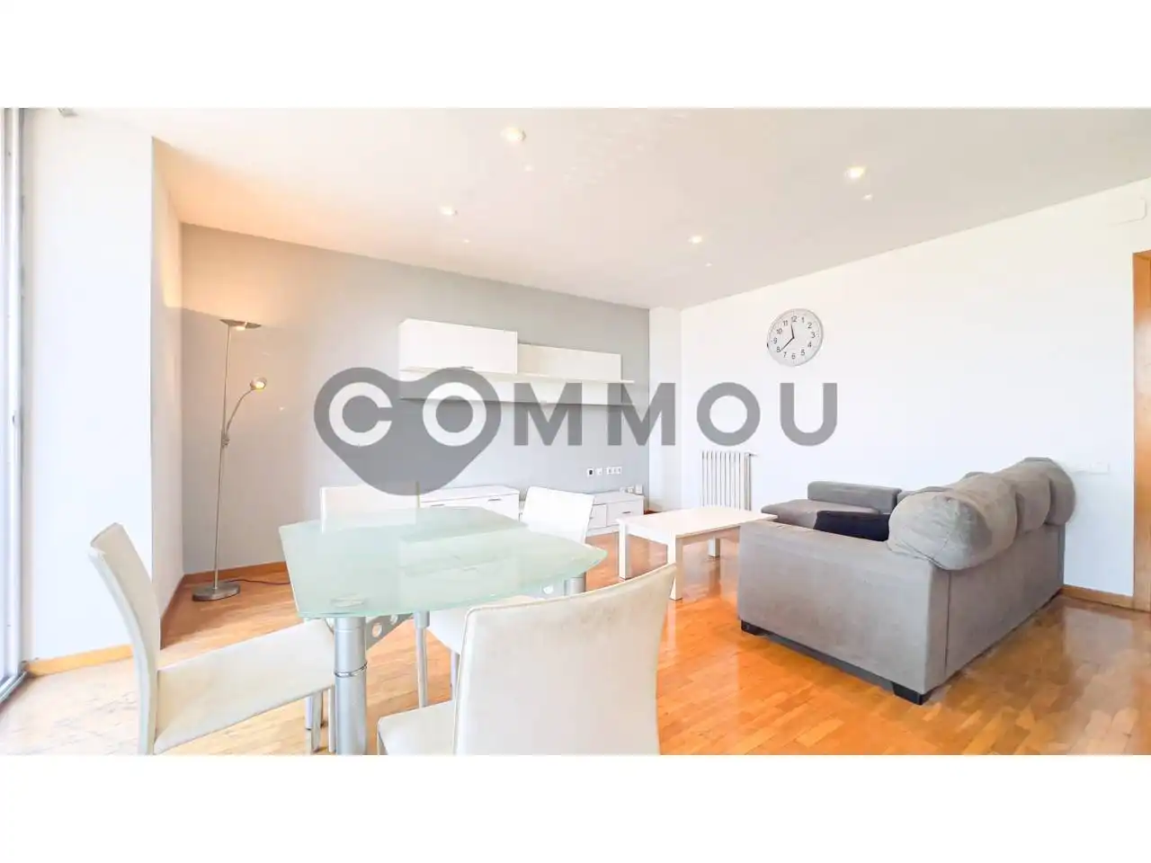 Vista exterior de Piso en venta en Vic con Calefacción, Parquet y Terraza