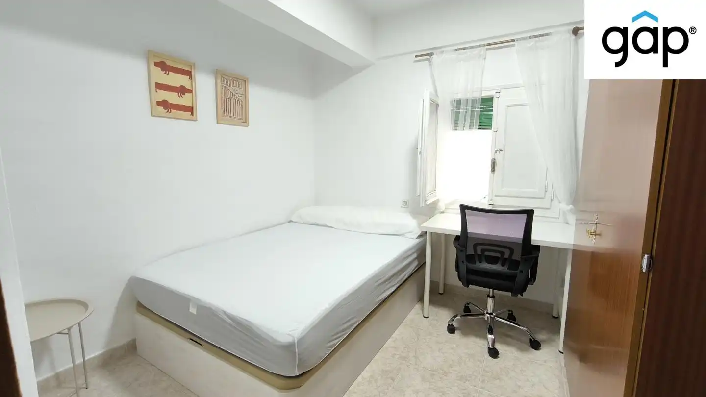 Schlafzimmer von Wohnung zur Miete in Cuenca mit Heizung, Terrasse und Möbliert