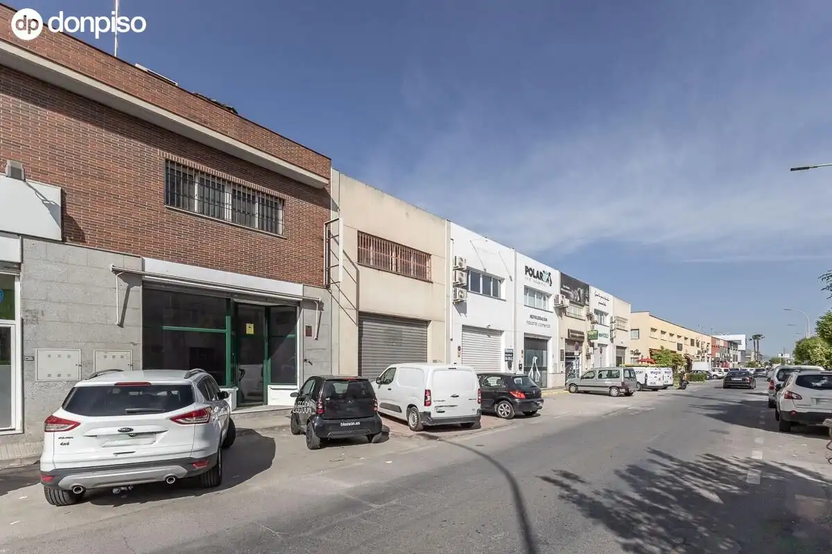 Vista exterior de Nave industrial en venta en Albolote