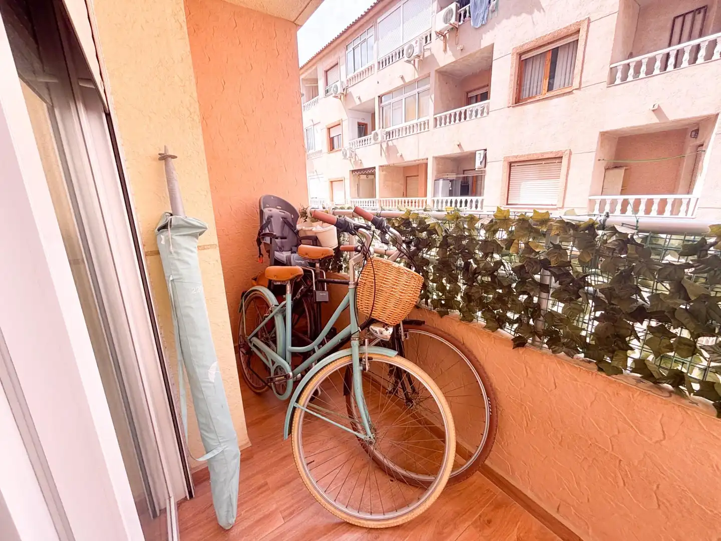 Terrasse von Wohnung zum Verkauf in Torrevieja mit Klimaanlage, Möbliert und Balkon