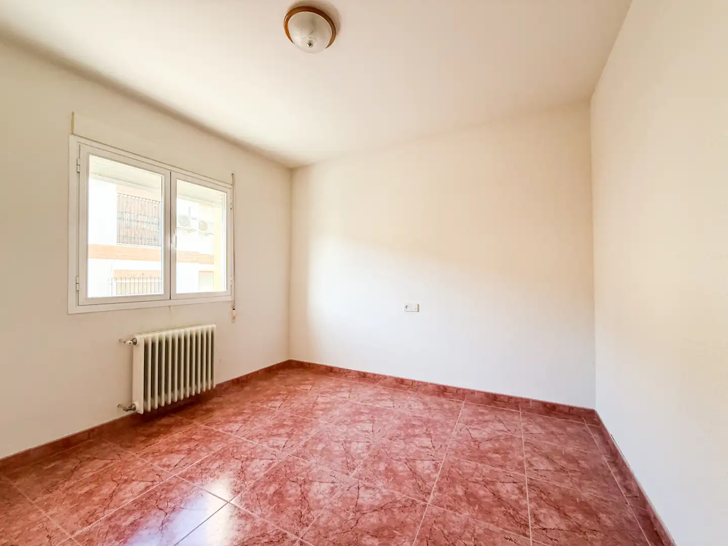 Schlafzimmer von Einfamilien-Reihenhaus zum Verkauf in Baza mit Klimaanlage, Heizung und Terrasse