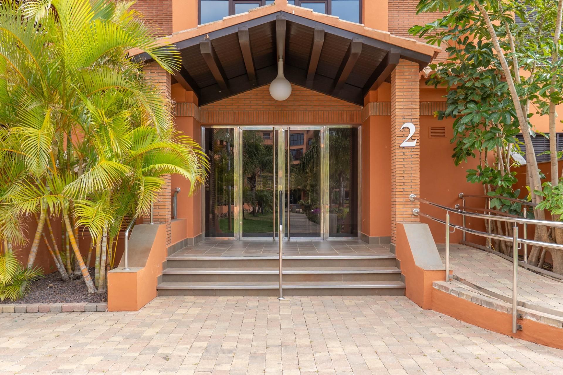 Vista exterior de Piso en venta en Motril con Aire acondicionado, Jardín privado y Terraza