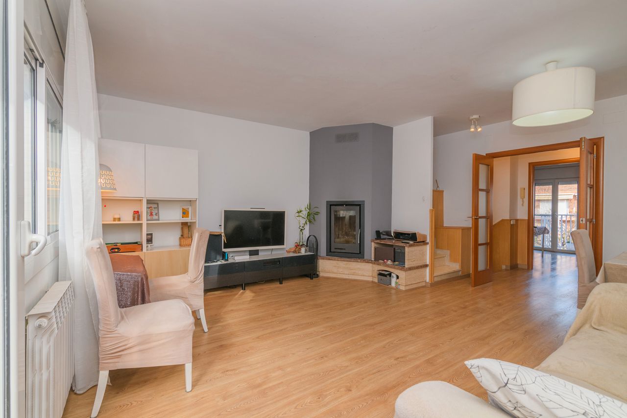 Sala de estar de Casa o chalet en venta en Viladecans con Aire acondicionado, Calefacción y Jardín privado