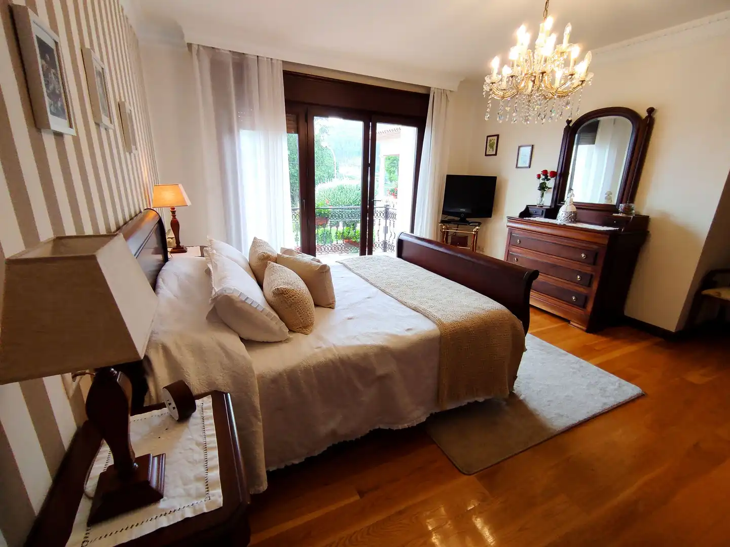 Dormitori de Casa o xalet en venda en Gondomar amb Jardí privat, Parquet i Terrassa