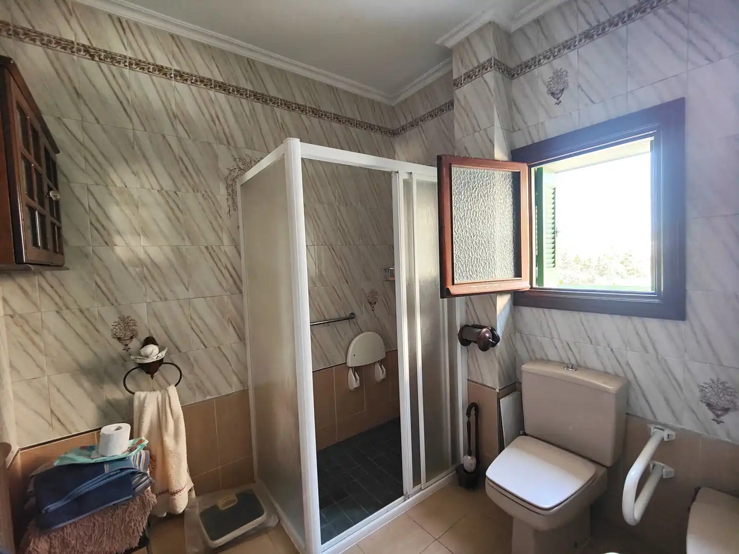 Baño de Casa o chalet en venta en Lasarte-Oria con Calefacción, Jardín privado y Terraza