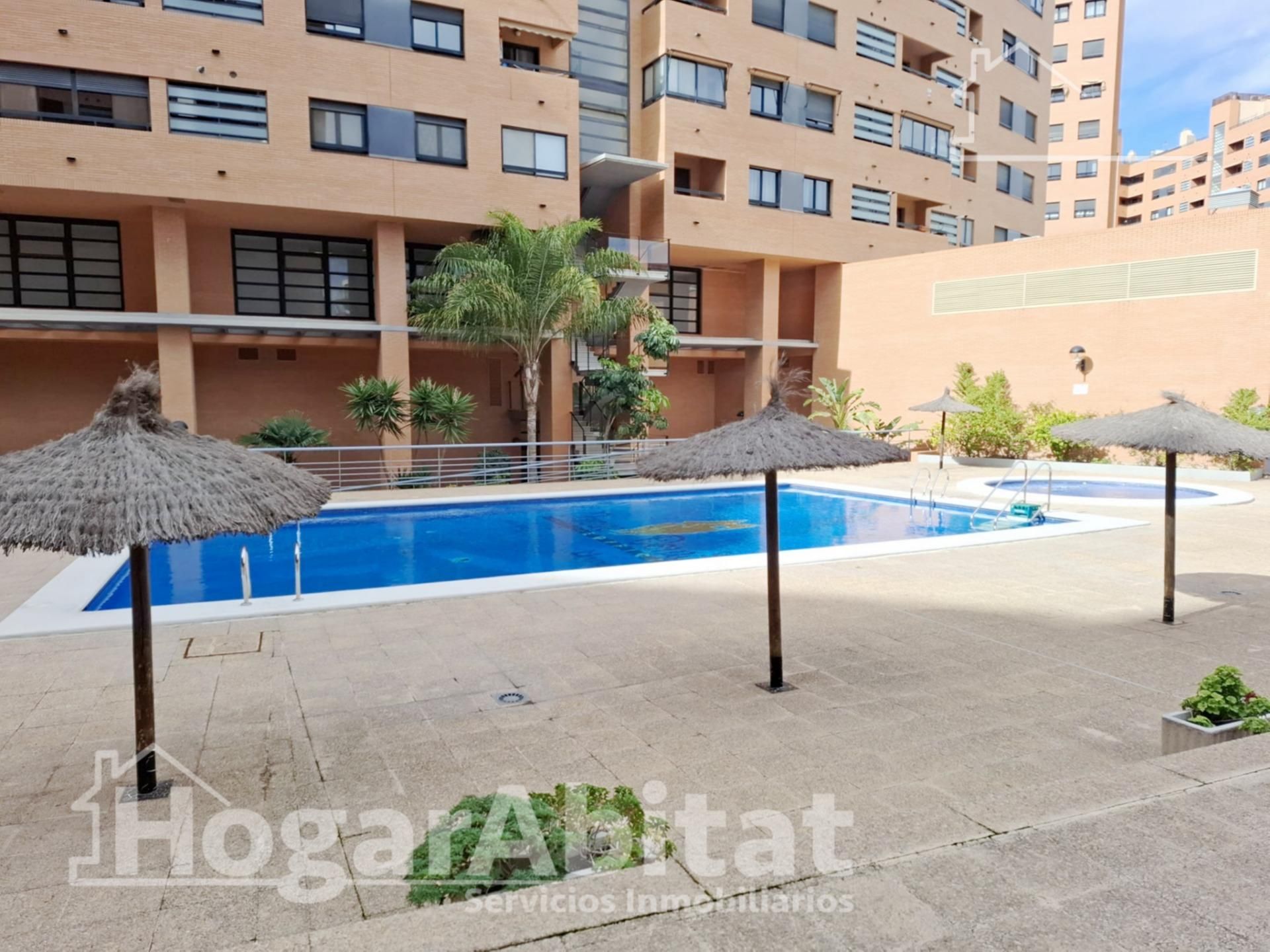 Piscina de Piso en venta en Alicante / Alacant con Aire acondicionado, Terraza y Trastero