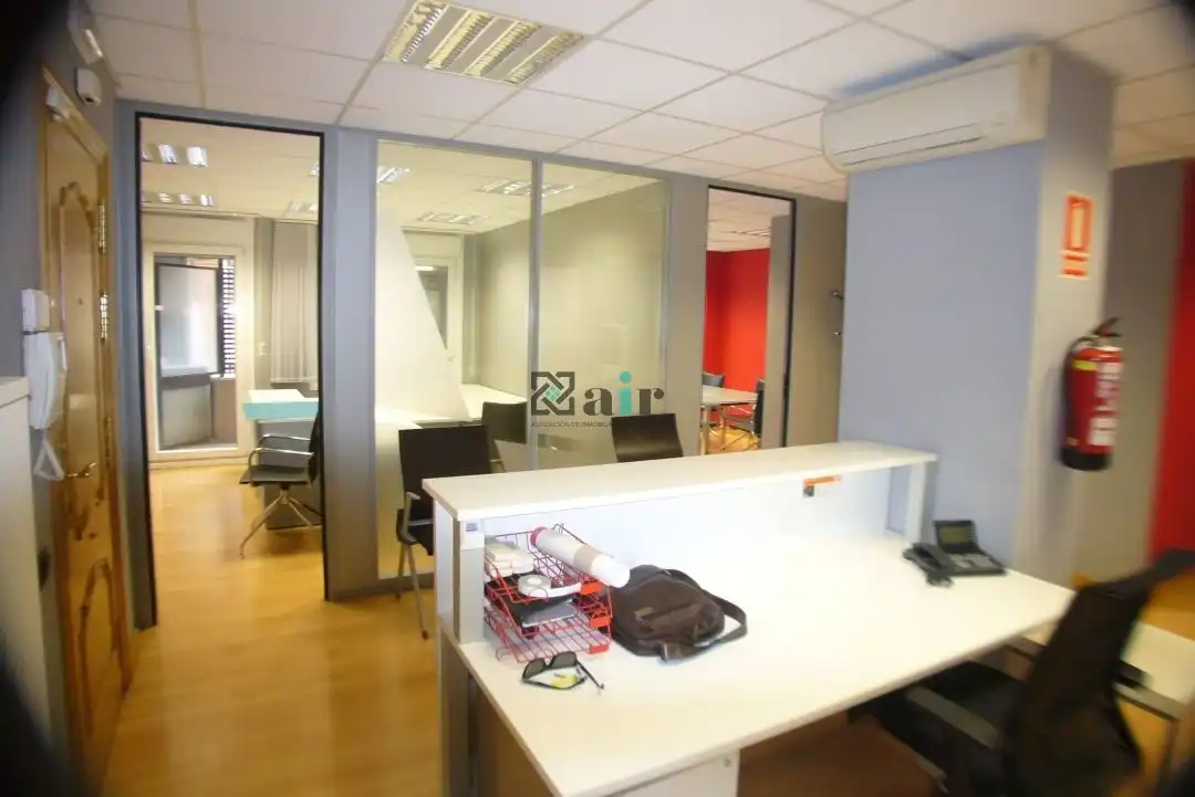 Oficina de alquiler en  Logroño con Aire acondicionado, Calefacción y Amueblado