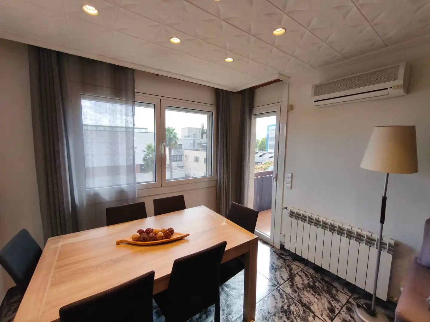 Comedor de Piso en venta en Sant Adrià de Besòs con Aire acondicionado, Calefacción y Terraza