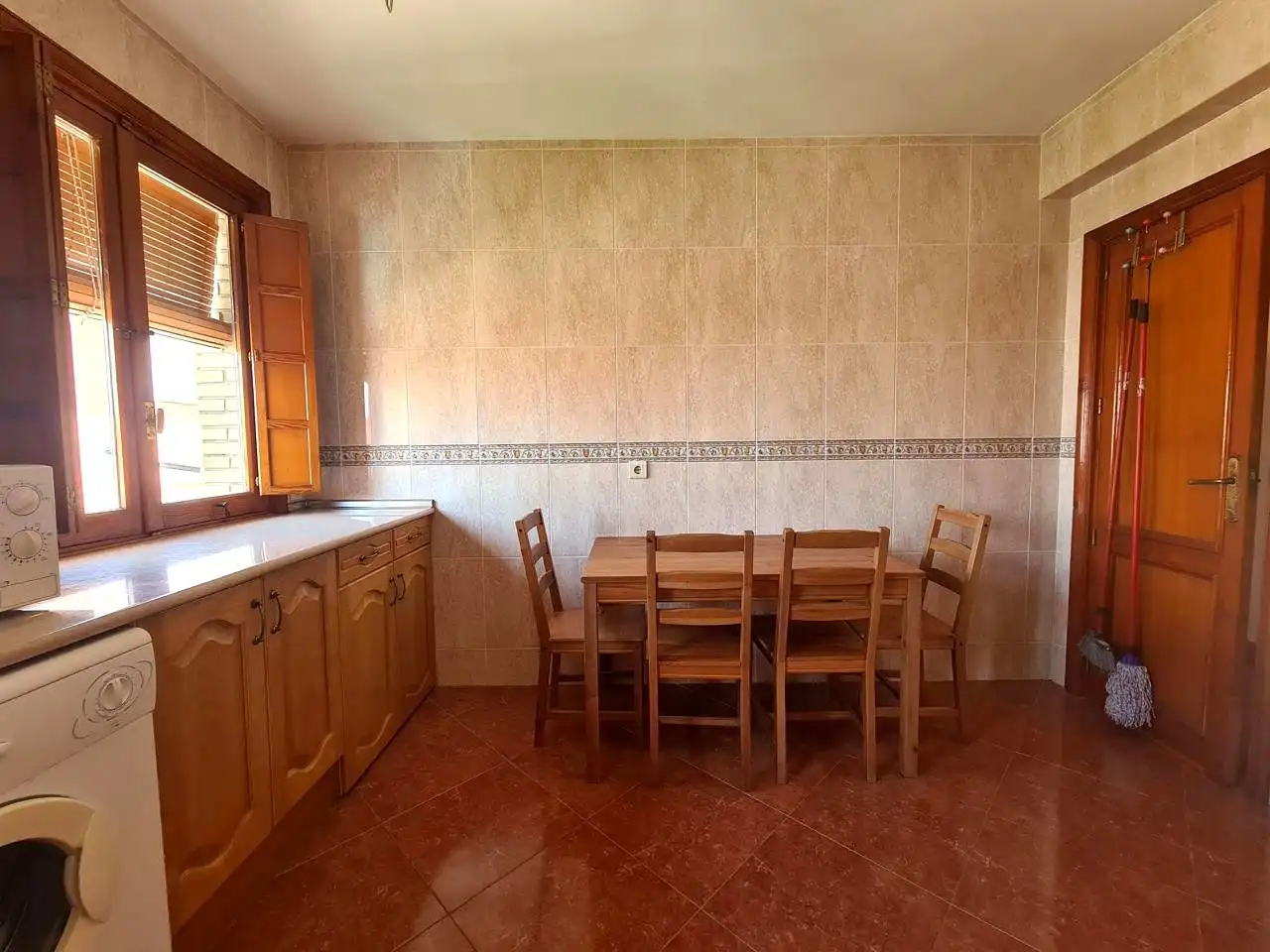 Cocina de Piso en venta en La Adrada  con Aire acondicionado, Terraza y Amueblado