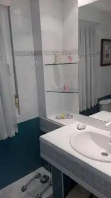Baño de Casa o chalet en venta en Valdefresno con Calefacción, Jardín privado y Trastero