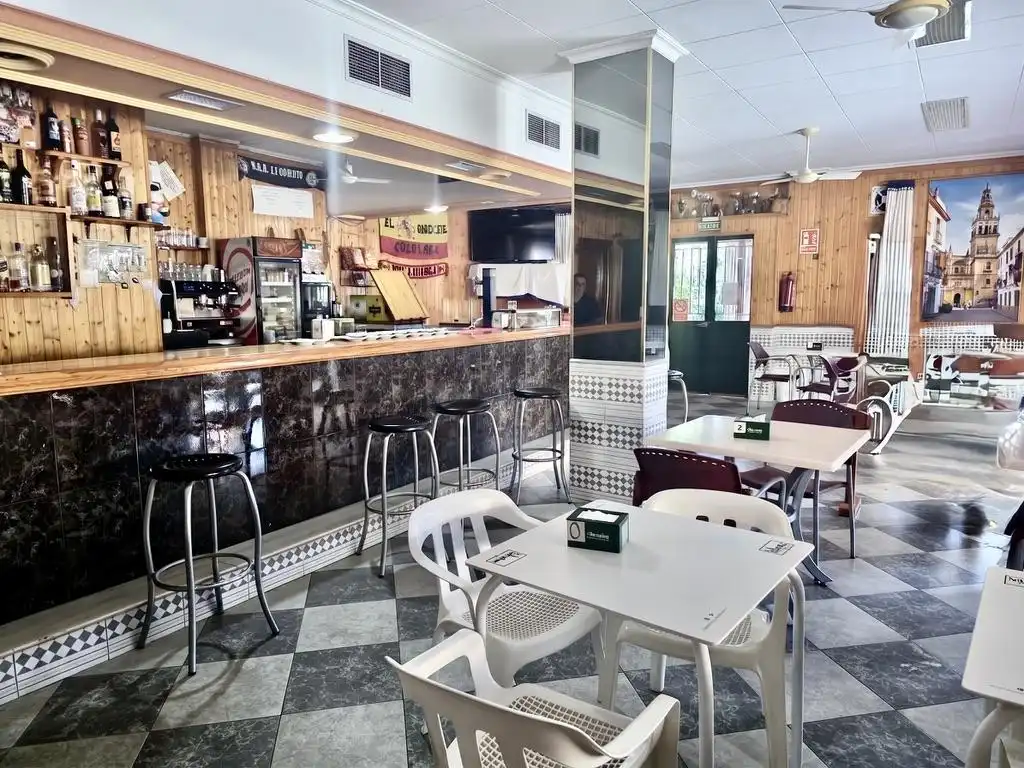 Business premises for sale in La Carlota, imagen 5