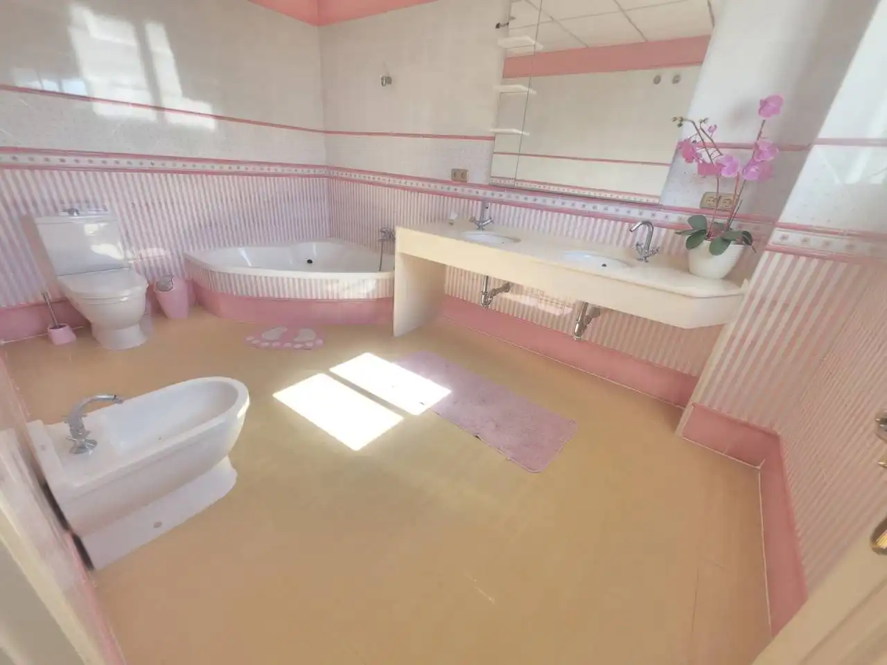 Bathroom of Houses for sale in Chiclana de la Frontera  with Terrace and Swimming Pool