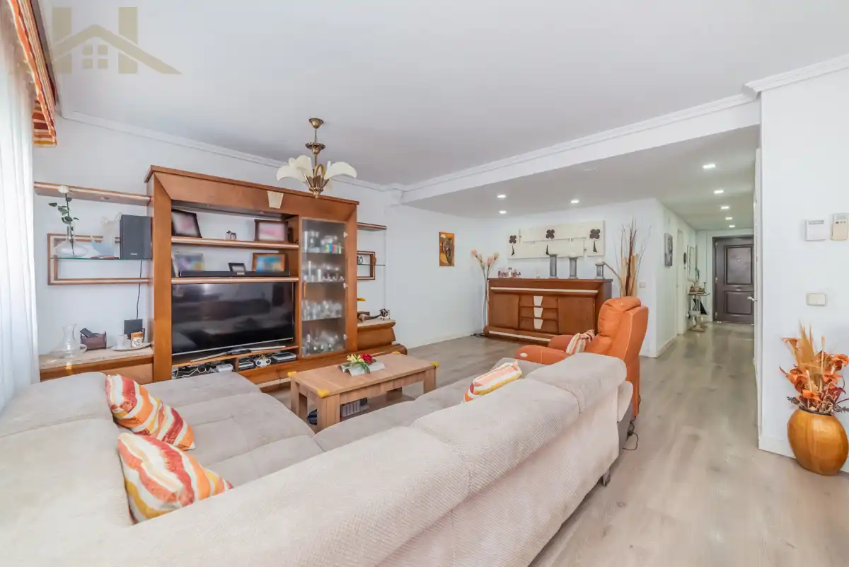 Sala de estar de Casa o chalet en venta en Mejorada del Campo con Aire acondicionado, Calefacción y Jardín privado