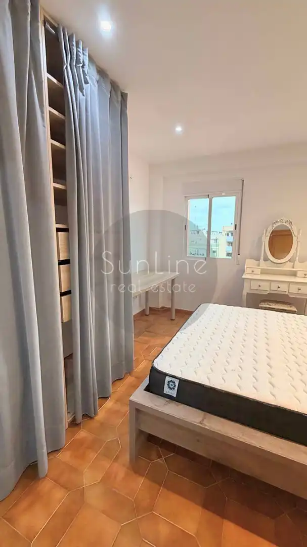 Bedroom of Flat for rent in Valencia  with Air Conditioner, Furnished and Balcony