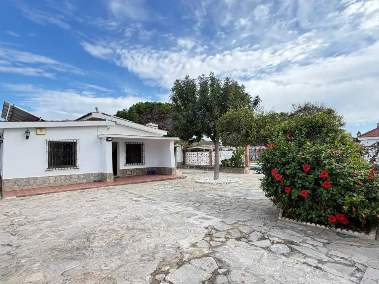 Vista exterior de Casa o xalet de lloguer en Los Gallos