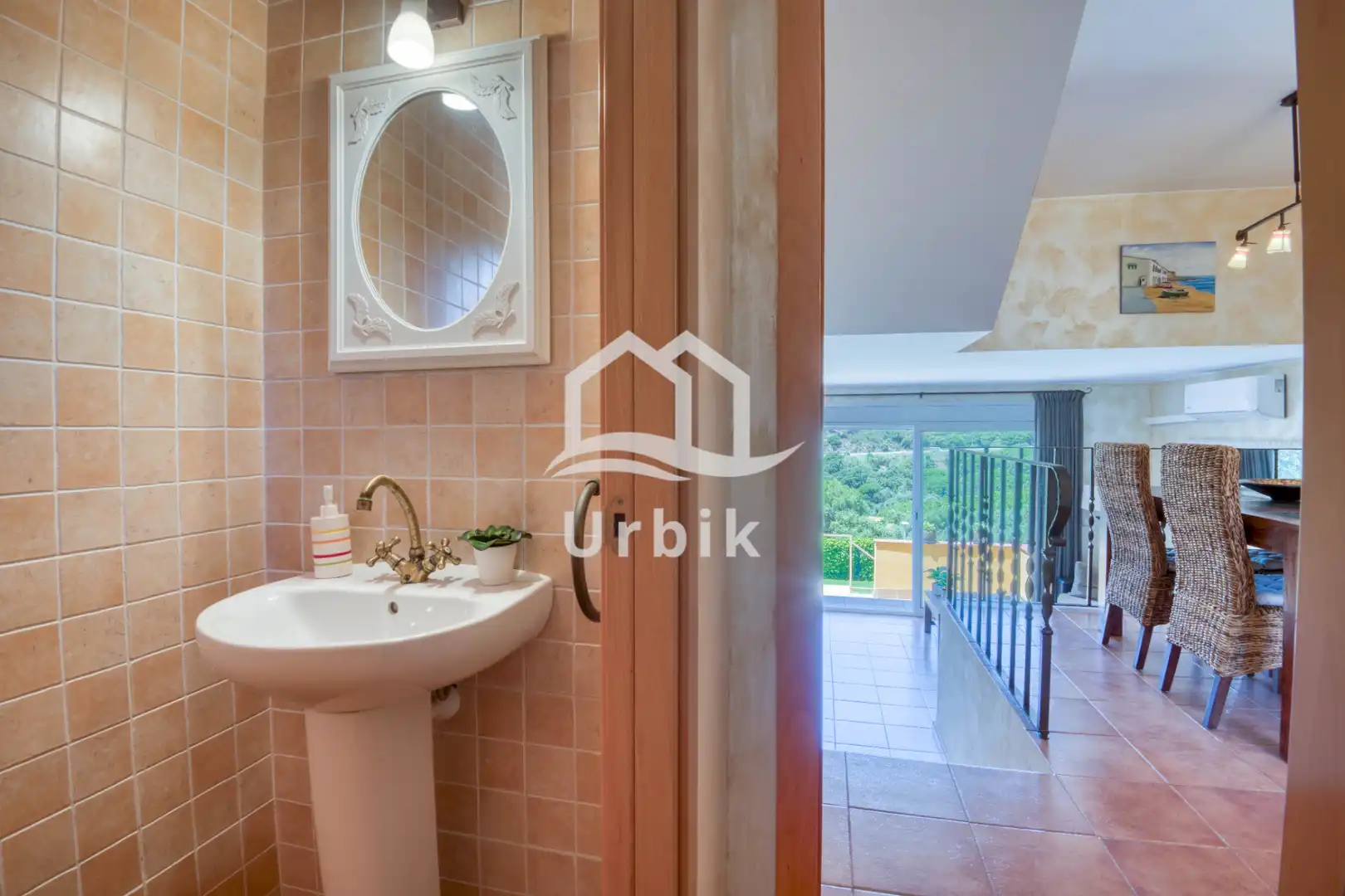 Badezimmer von Einfamilien-Reihenhaus zum Verkauf in Castell d'Aro, Platja d'Aro i s'Agaró mit Klimaanlage, Heizung und Terrasse