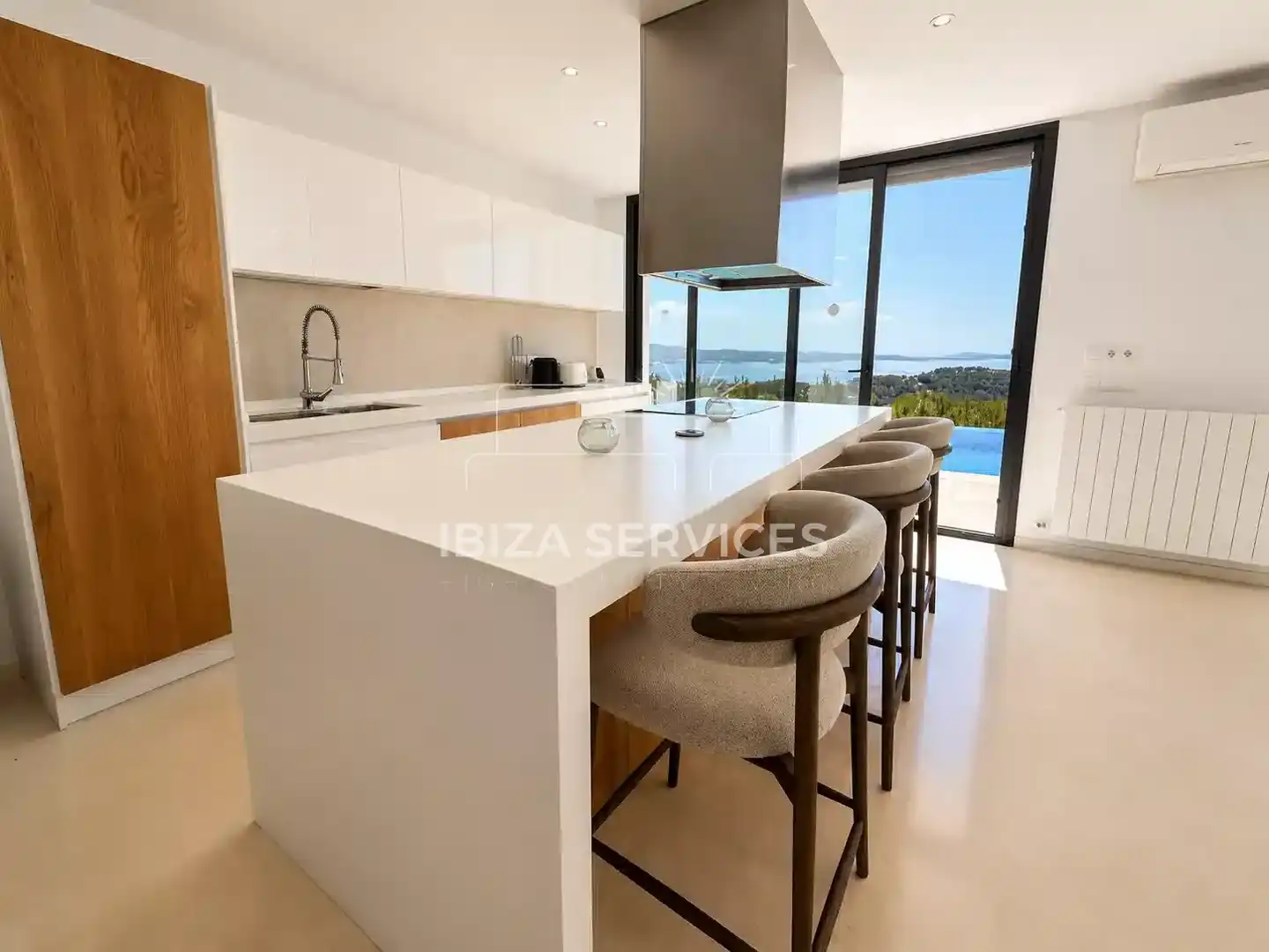 Cocina de Casa o chalet de alquiler en Sant Antoni de Portmany con Aire acondicionado, Jardín privado y Piscina