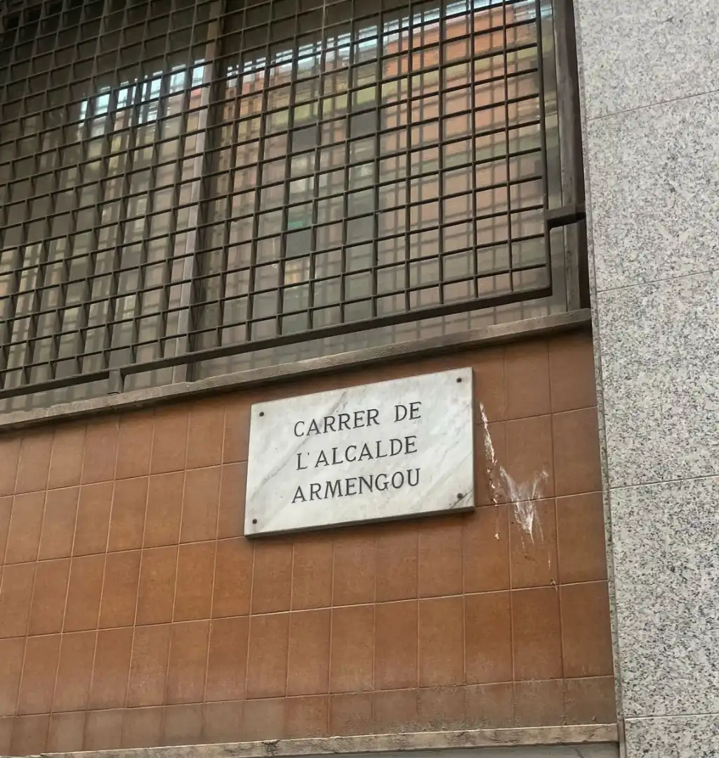 Local comercial en venta en Carrer de l'Alcalde Armengou 13, imagen 2
