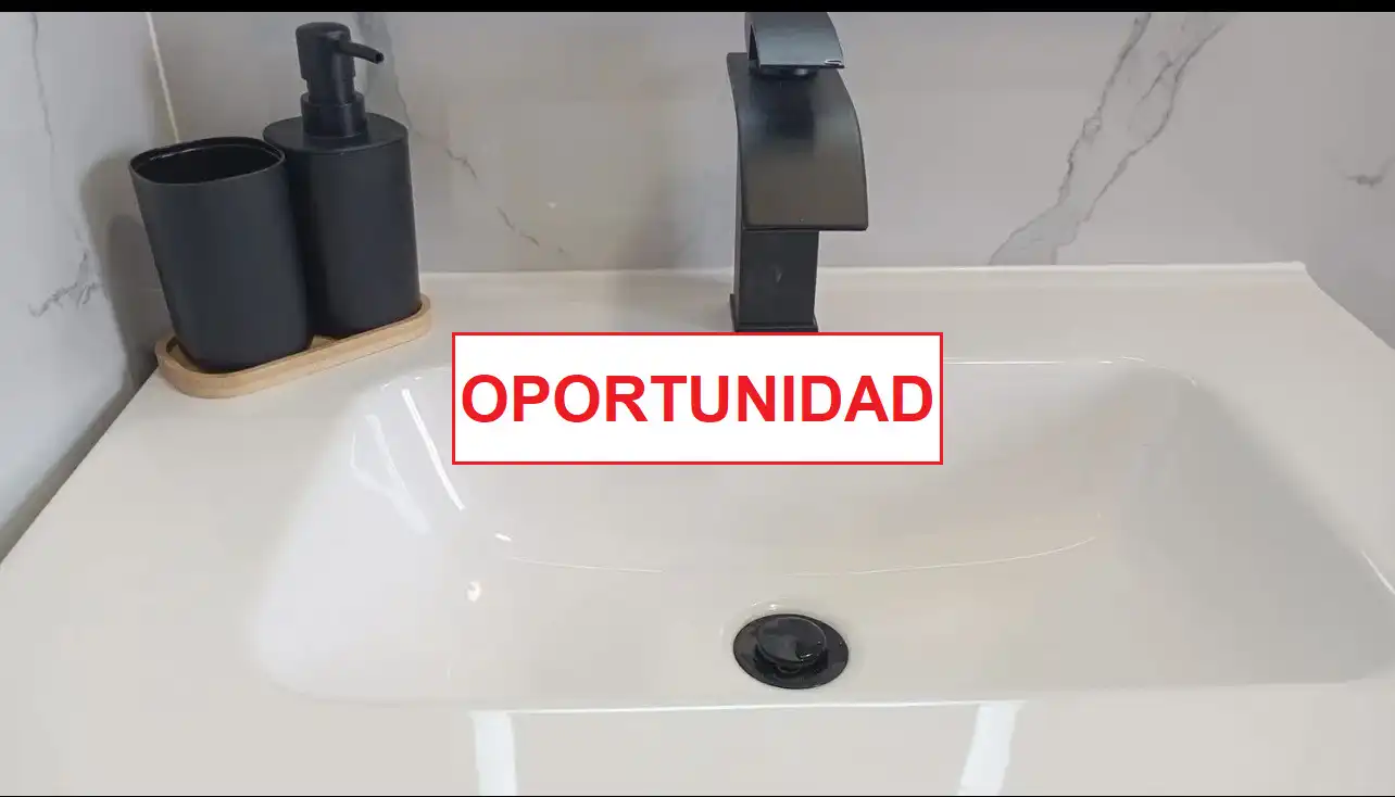 Baño de Ático en venta en Ciudad Real con Calefacción, Terraza y Amueblado