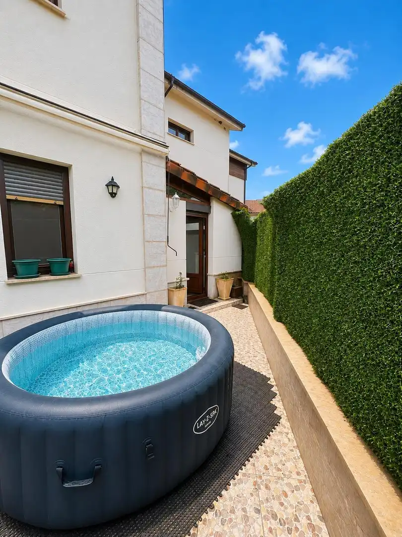 Piscina de Pis en venda en Llanes amb Calefacció, Jardí privat i Terrassa