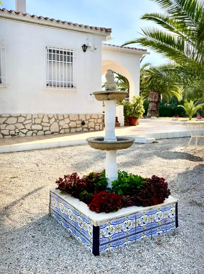 Jardín de Casa o chalet en venta en Elda con Aire acondicionado, Jardín privado y Terraza