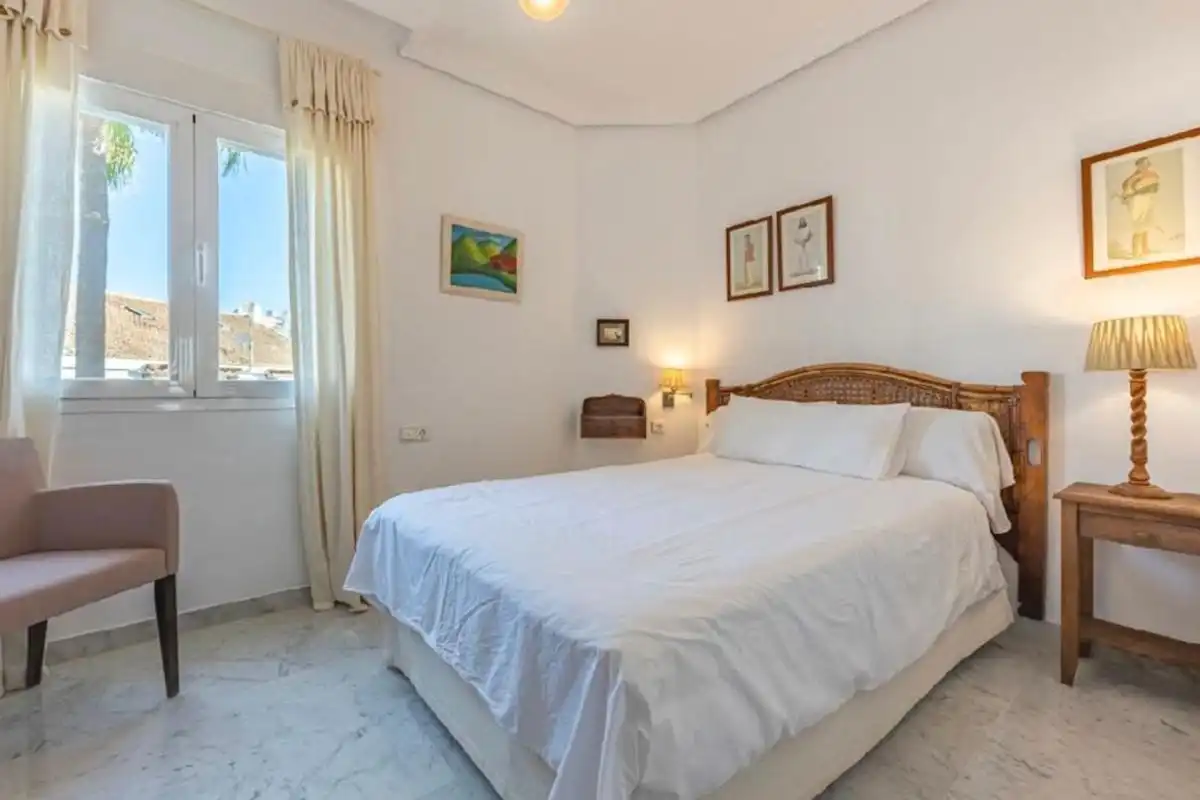 Schlafzimmer von Wohnung zum Verkauf in Marbella mit Klimaanlage, Heizung und Schwimmbad
