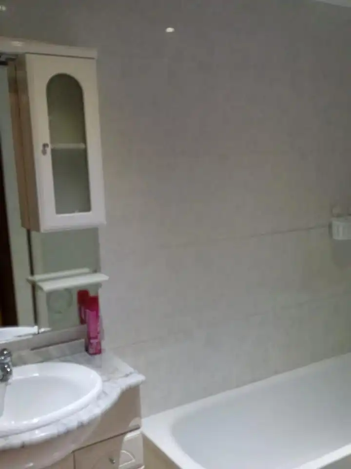 Baño de Planta baja en venta en Santiago de Compostela  con Calefacción, Trastero y Amueblado