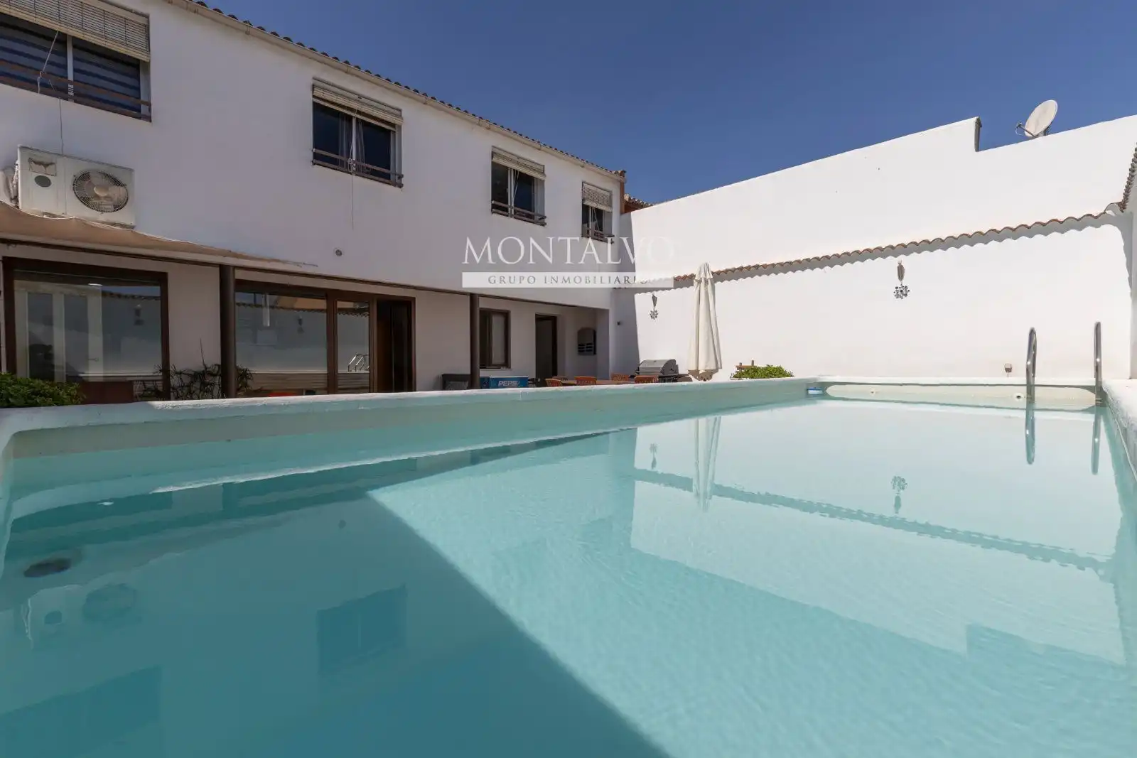 Piscina de Casa adosada en venta en Chauchina con Aire acondicionado, Calefacción y Piscina