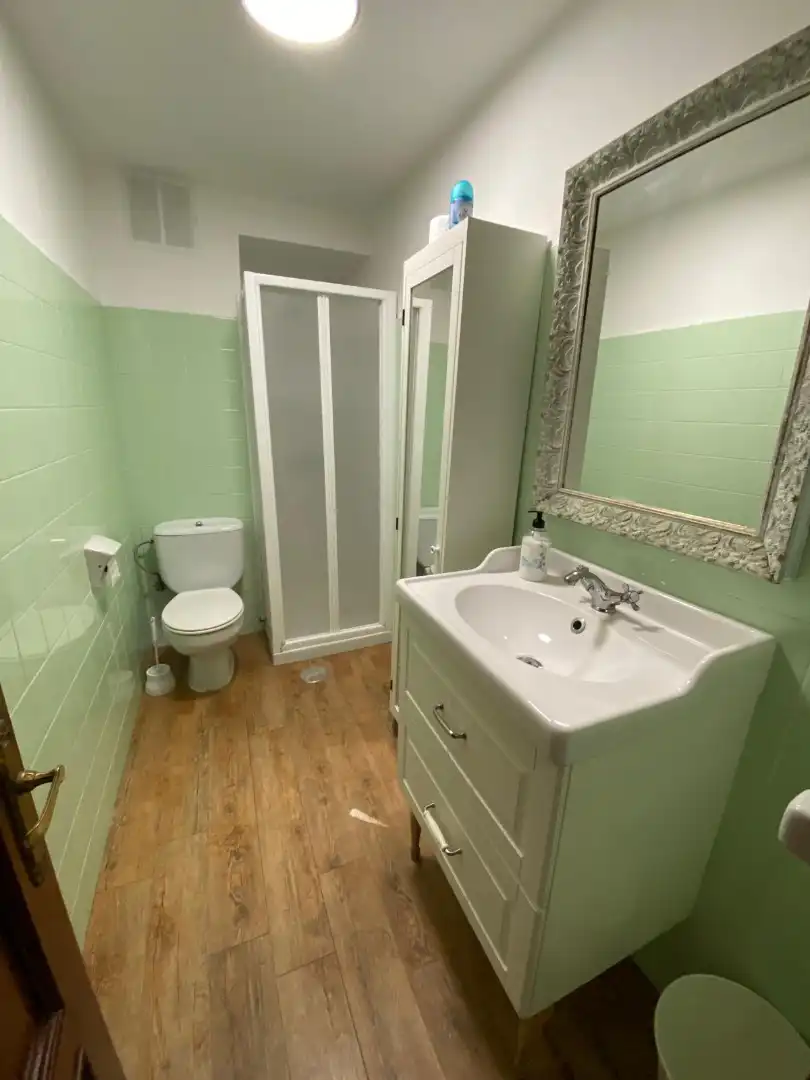 Badezimmer von Wohnung zur Miete in Gijón  mit Heizung, Parkett und Terrasse