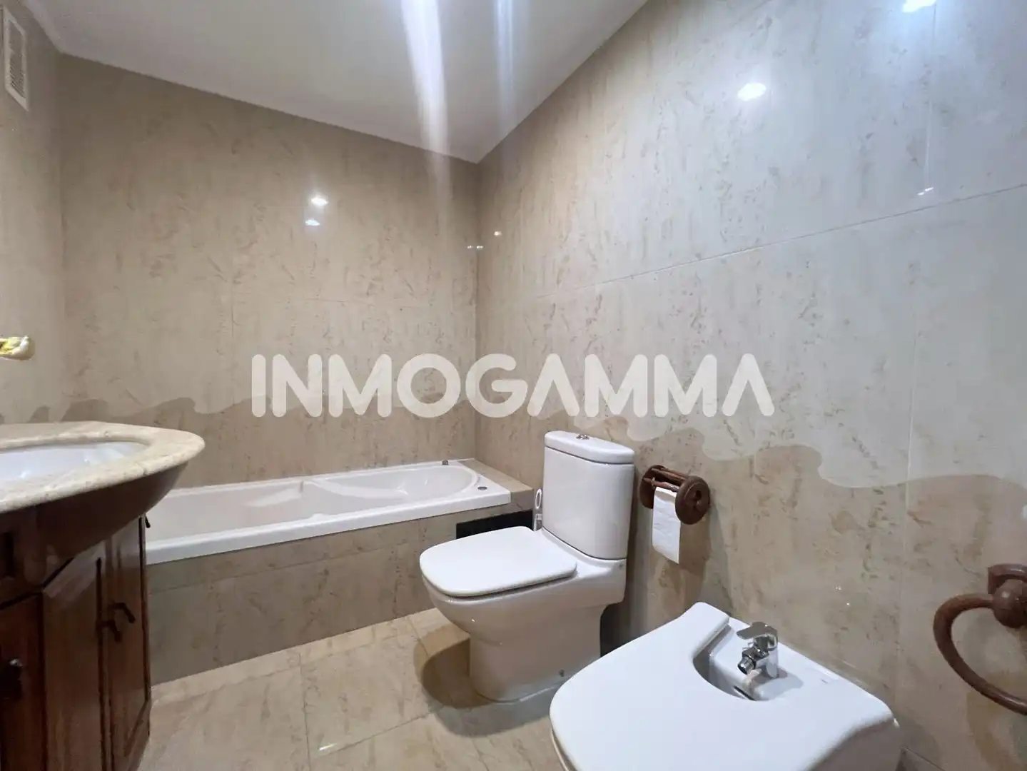 Baño de Piso en venta en Cullera con Aire acondicionado, Trastero y Balcón