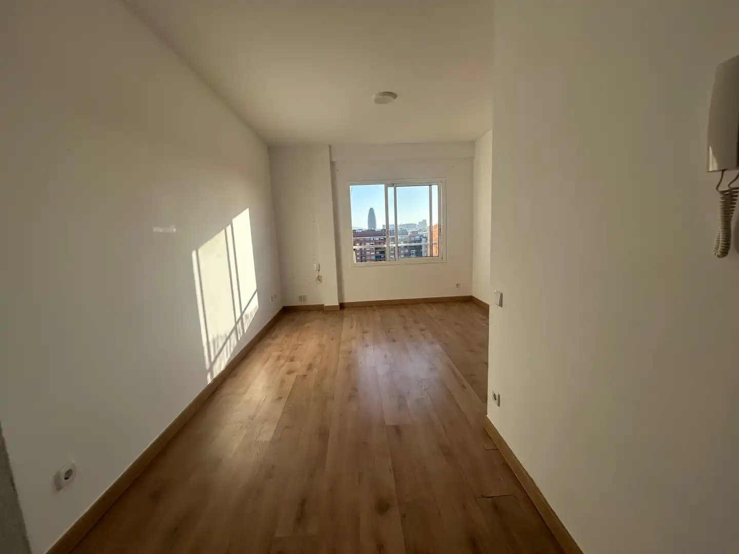 Bedroom of Attic for rent in Barcelona