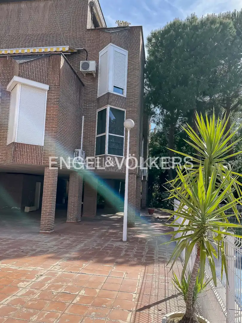 Exterior view of Flat for rent in Madrid  with Air Conditioner, Heating and Private garden