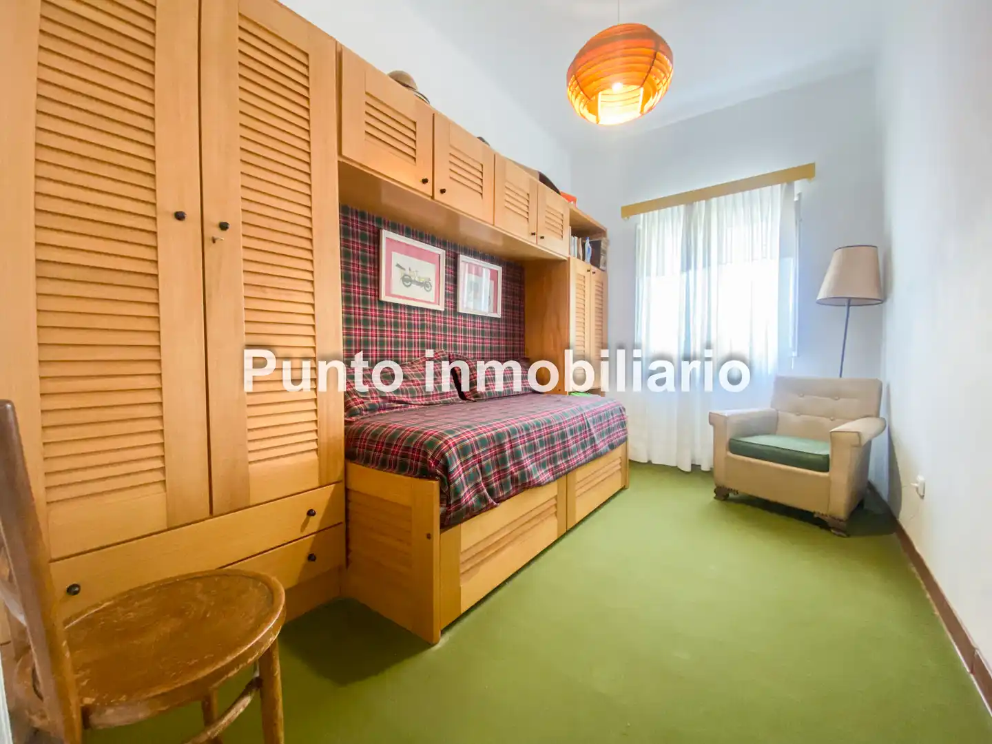 Sala d'estar de Casa o xalet en venda en Valladolid amb Jardí privat i Terrassa