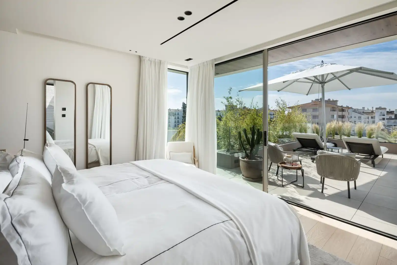 Chalet con piscina en venta en Calle las Hortensias, imagen 10
