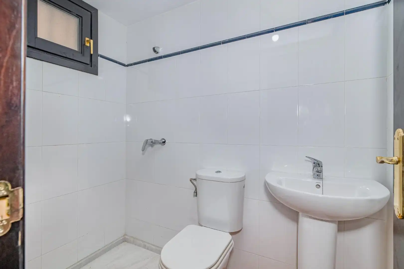 Baño de Piso en venta en La Zubia con Calefacción y Balcón