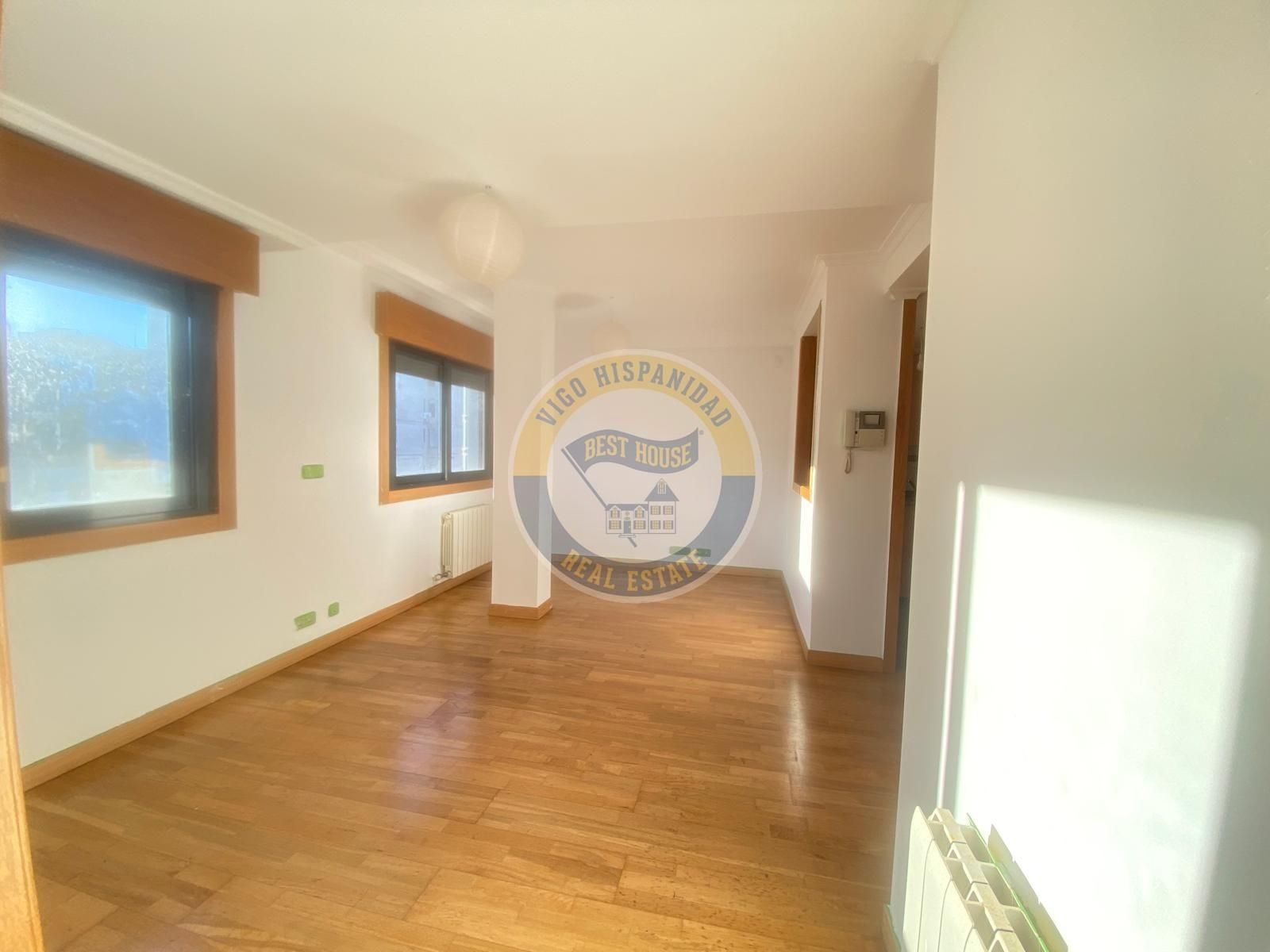 Estudi en venda en Vigo  amb Calefacció, Parquet i Traster