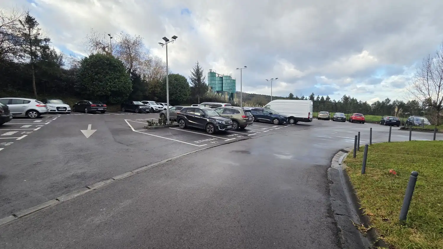 Parkplatz von Büro zur Miete in Zamudio